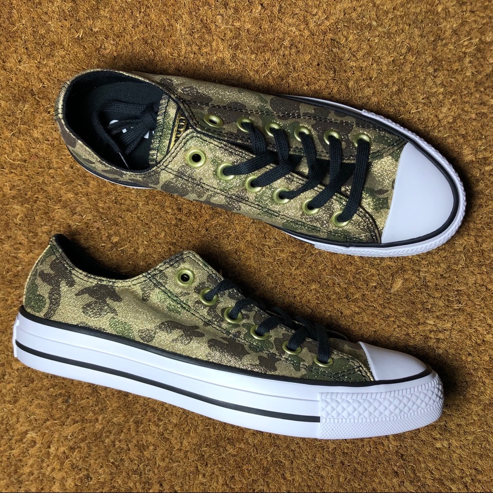 Converse Chuck Taylor Ox NWT